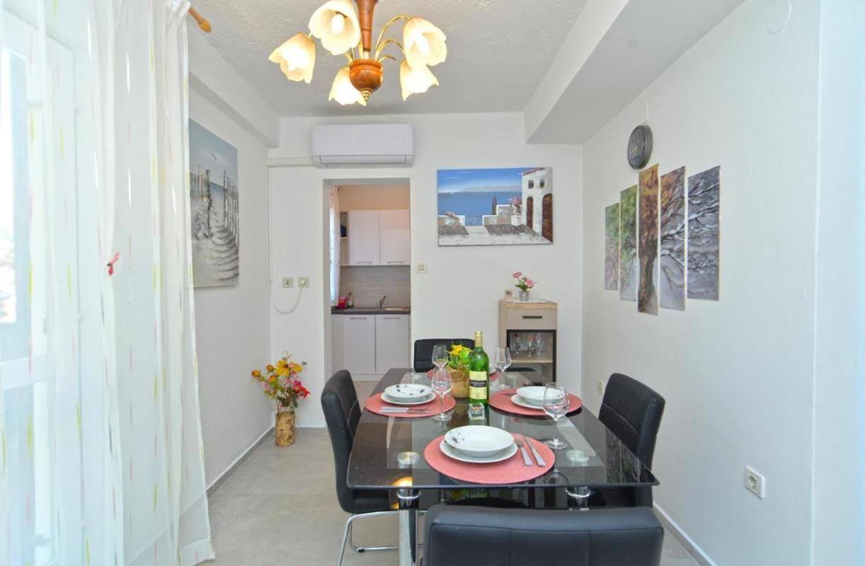 Welcoming With Garden Apartment Porec