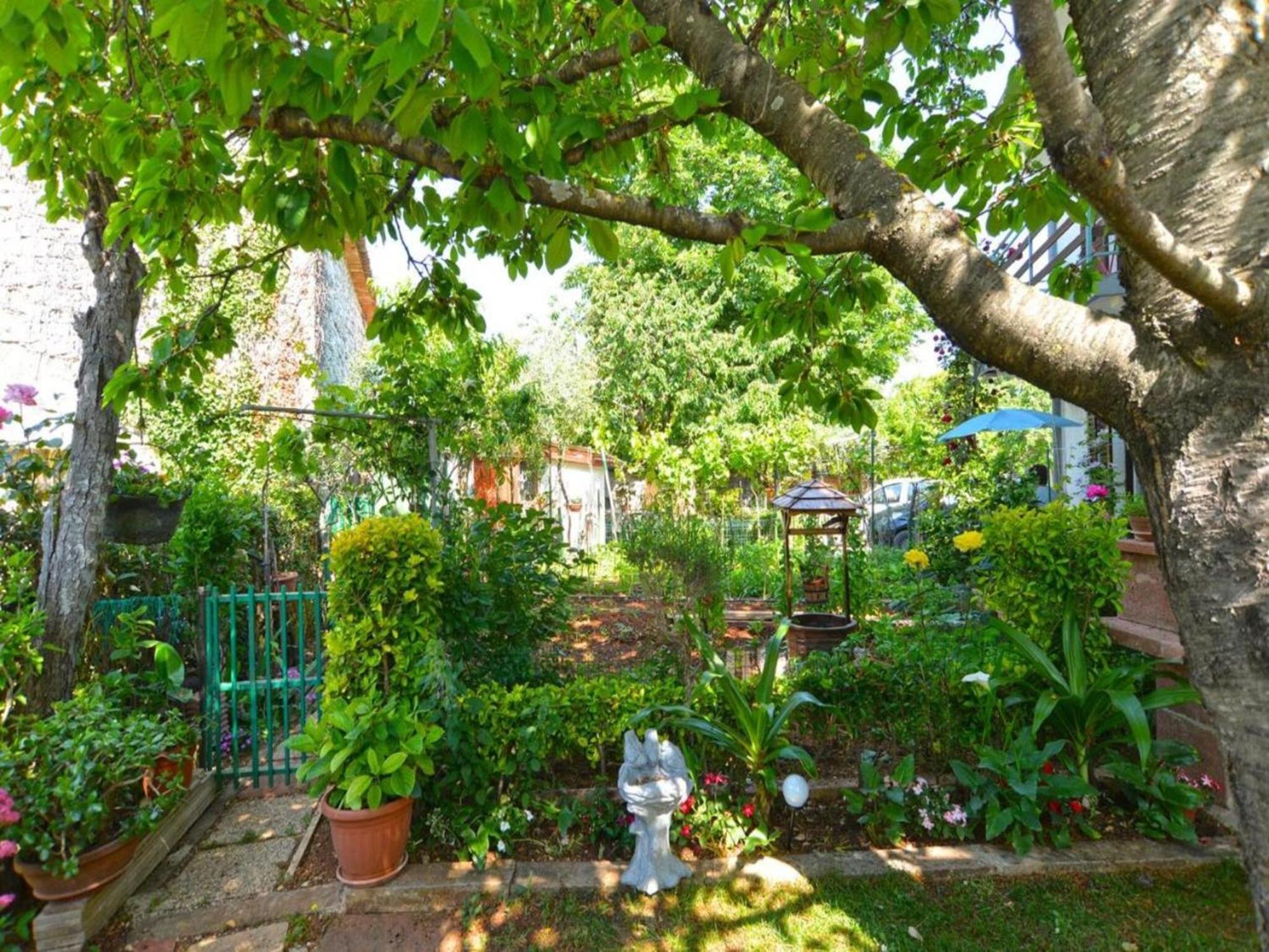Welcoming With Garden Apartman *